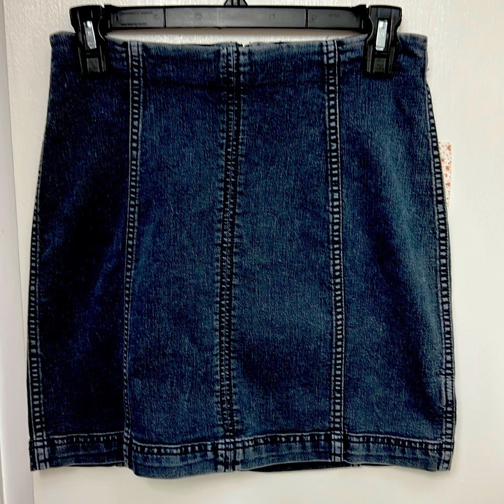 Free People Westminster blue denim skirt Back zipper See measurements